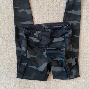 Athleta Ultimate Stash Zip Pocket Legging, Camo S